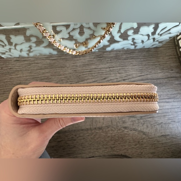 Tory Burch Zip Continental Wallet EUC Light Pink Light Oak Pebble Leathe… - Picture 6 of 13